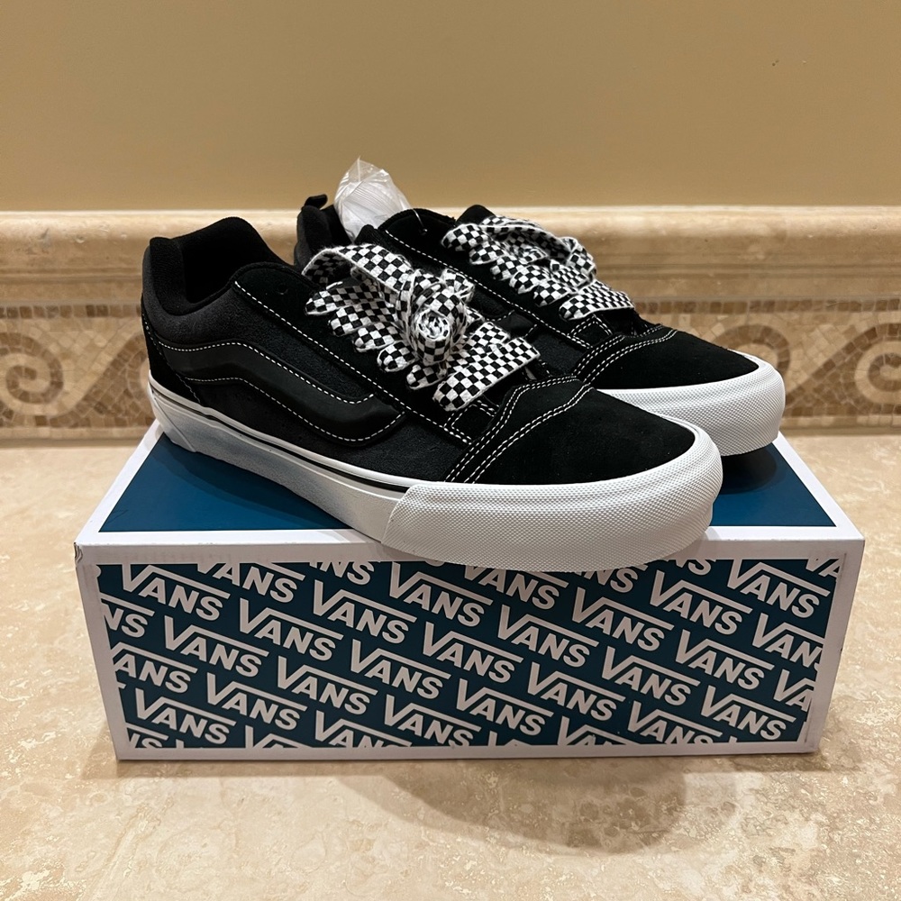 NEW SUEDE KNU SKOOL VLT LX SHOE